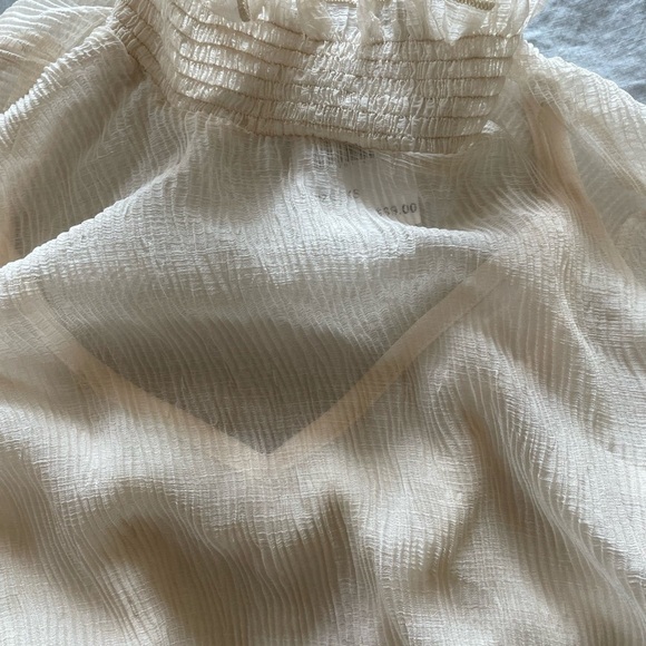 New -  RUFFLED BLOUSE from Nordstrom - Picture 3 of 6